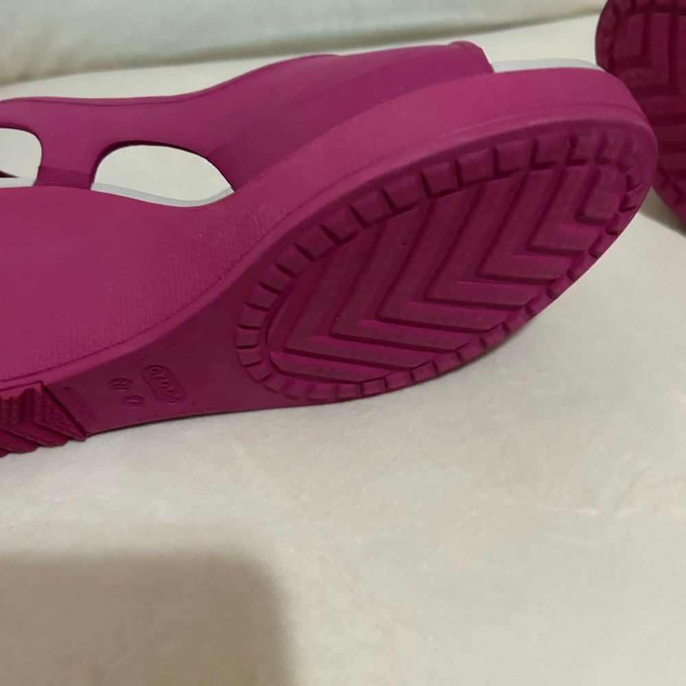 Crocs Barbie Havana Women’s Size 7 Pink Wedge Sandal Open Toe Slingback Platform - Picture 8 of 13